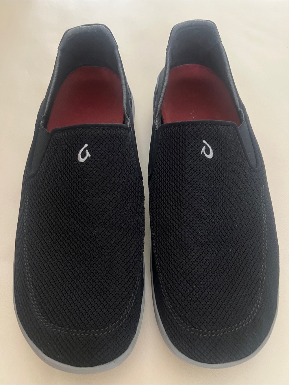 OluKai Men's Sz 12 Black Slip-On Loafers with Red Insole